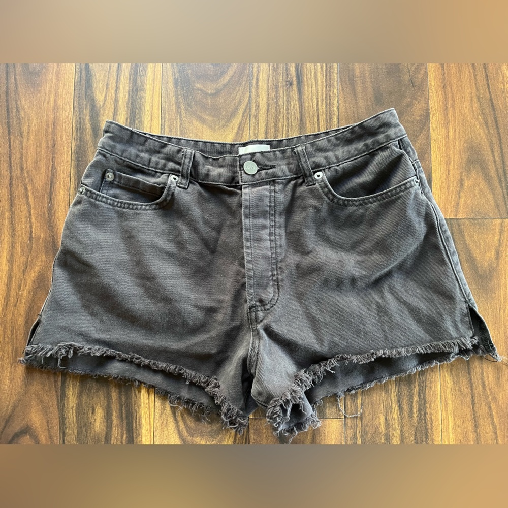 Amuse Society Women's Size 30 Black Denim Shorts